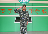 中隊(duì)長：顏劍平